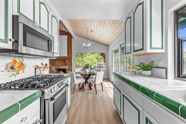 6808 Kings Harbor Drive, Rancho Palos Verdes CA: https://media.crmls.org/medias/37ab5cf7-2b68-48ff-aeb8-466c810779ad.jpg