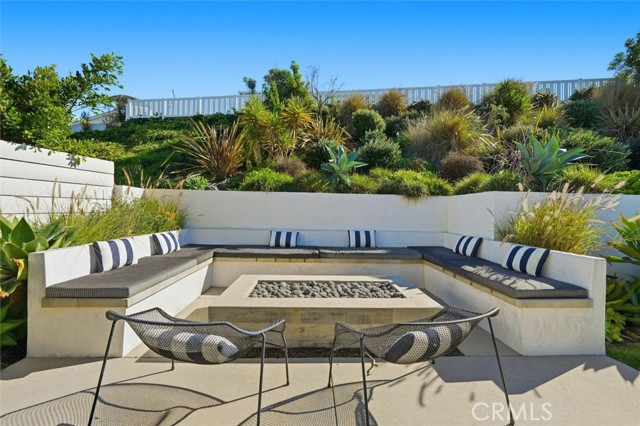 Detail Gallery Image 35 of 38 For 2848 Carob, Newport Beach,  CA 92660 - 5 Beds | 4/1 Baths