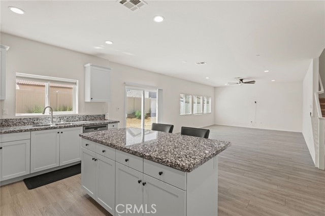 539 Hydrangea Street, Hemet CA: https://media.crmls.org/medias/37ac1d2a-1054-4462-a4ea-c6e2892b7de2.jpg