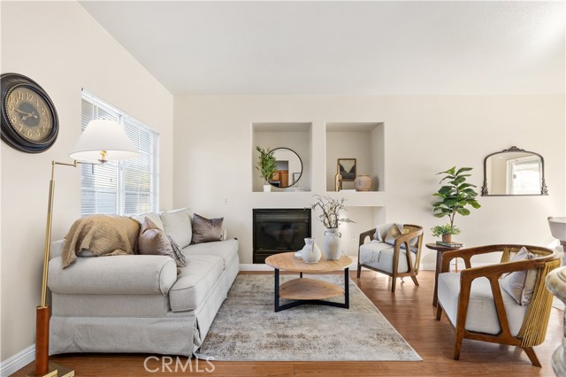 Detail Gallery Image 5 of 39 For 7050 Dinwiddie, Downey,  CA 90241 - 3 Beds | 3 Baths