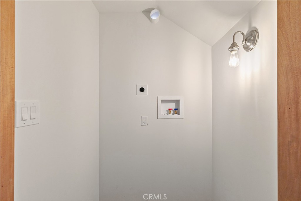 https://media.crmls.org/medias/37aeeb0c-b419-4034-96c8-39dbbda74321.jpg?preset=X-Large