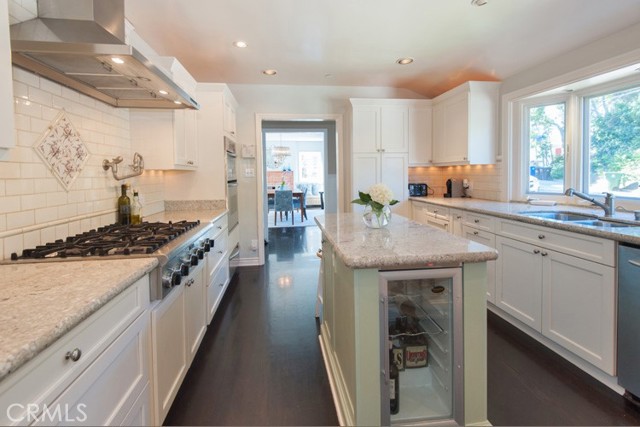Detail Gallery Image 5 of 27 For 7120 Pacific View Dr, Los Angeles,  CA 90068 - 5 Beds | 4 Baths
