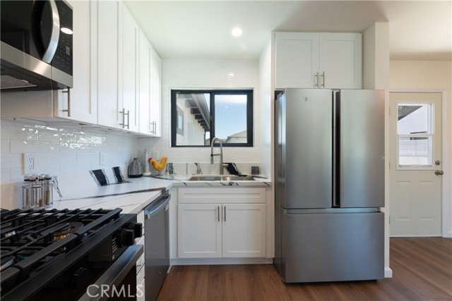 Detail Gallery Image 26 of 64 For 3240 Pacific Ave, Long Beach,  CA 90807 - 4 Beds | 3 Baths
