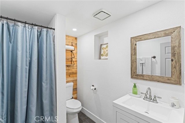 Detail Gallery Image 11 of 53 For 101 State Highway 173, Lake Arrowhead,  CA 92352 - 3 Beds | 3 Baths