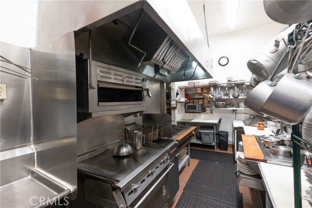 5949 Whittier, Los Angeles CA: https://media.crmls.org/medias/37b164cd-54b7-48ee-976c-7970b285723e.jpg