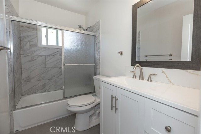 7143 Bellaire Avenue, North Hollywood CA: https://media.crmls.org/medias/37b16e92-b4b7-462f-b7f5-918297d100b3.jpg