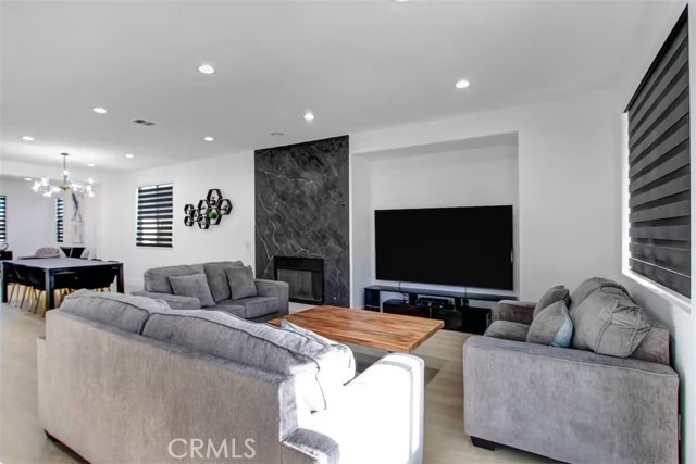 Detail Gallery Image 4 of 47 For 43955 Campo Pl, Indio,  CA 92203 - 6 Beds | 2/1 Baths