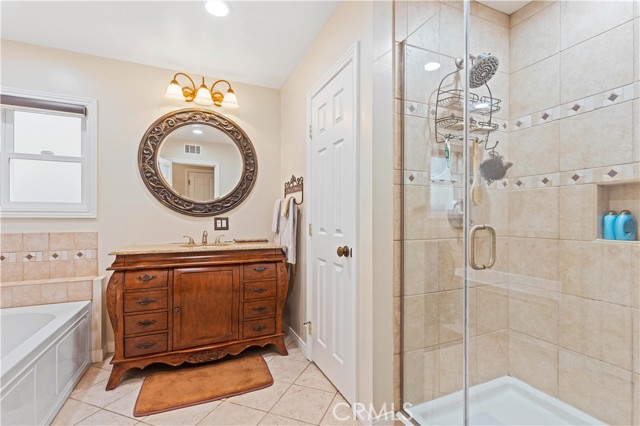 13405 Tiara Street, Valley Glen CA: https://media.crmls.org/medias/37b17200-d4dc-43d3-84bd-1505a7e5fc10.jpg