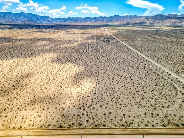 104 Mantonya Road, 29 Palms CA: https://media.crmls.org/medias/37b2ed9c-4527-4bc3-9345-b1ad176865fa.jpg