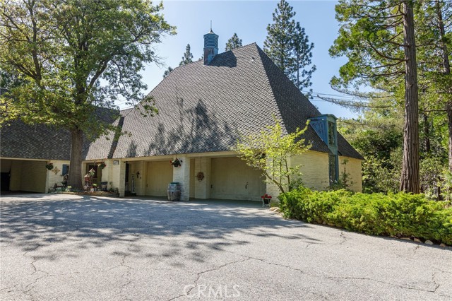 Detail Gallery Image 52 of 75 For 28641 North Shore Rd, Lake Arrowhead,  CA 92352 - 14 Beds | 11/1 Baths