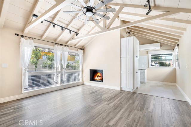 Detail Gallery Image 11 of 21 For 410 Dahlia Ave, Corona Del Mar,  CA 92625 - 2 Beds | 1 Baths