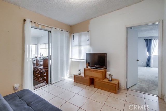 327 S 35th Street, San Diego CA: https://media.crmls.org/medias/37b596bb-c000-4fb6-80ba-a027da680654.jpg