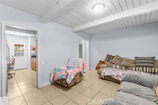 Detail Gallery Image 4 of 19 For 18585 14th, Bloomington,  CA 92316 - 2 Beds | 1 Baths