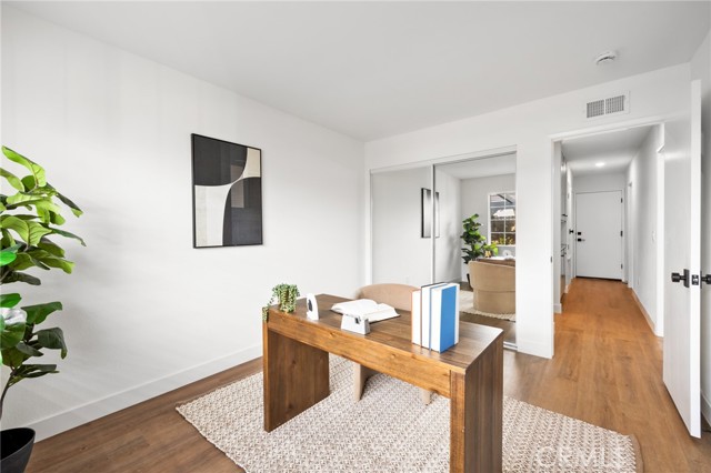 Detail Gallery Image 13 of 21 For 10012 Glade Ave, Chatsworth,  CA 91311 - 3 Beds | 2 Baths