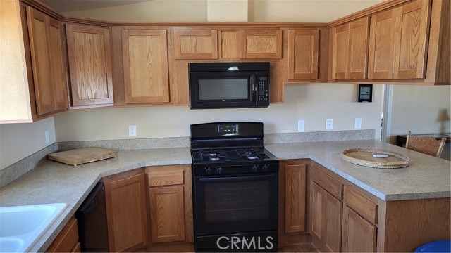 Detail Gallery Image 3 of 22 For 14242 Winchester, Cima,  CA 92323 - 3 Beds | 2 Baths