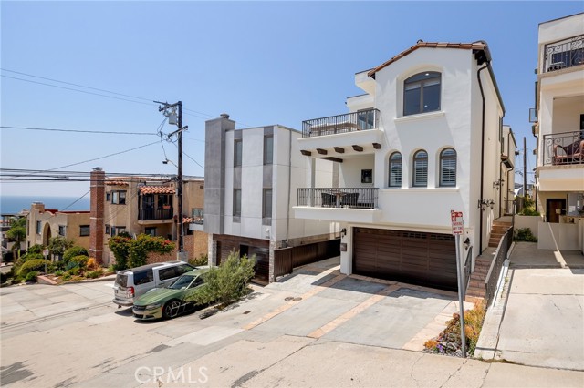 319 24th Street, Manhattan Beach, California 90266, 3 Bedrooms Bedrooms, ,3 BathroomsBathrooms,Residential,For Sale,24th,SB24126551