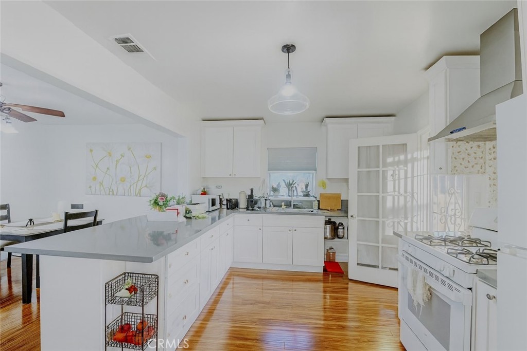 MLS #OC25258593 image #11