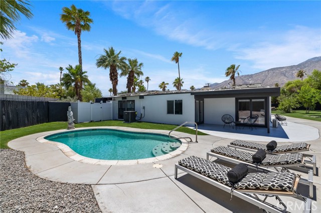 Detail Gallery Image 27 of 33 For 2199 N Berne Dr, Palm Springs,  CA 92262 - 3 Beds | 2/1 Baths