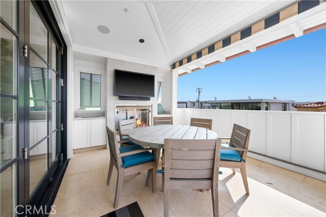 Detail Gallery Image 17 of 52 For 441 28th St, Manhattan Beach,  CA 90266 - 4 Beds | 4/1 Baths