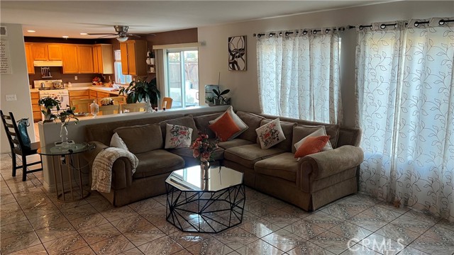 Detail Gallery Image 12 of 36 For 3359 Viola Ct, Perris,  CA 92571 - 4 Beds | 2/1 Baths