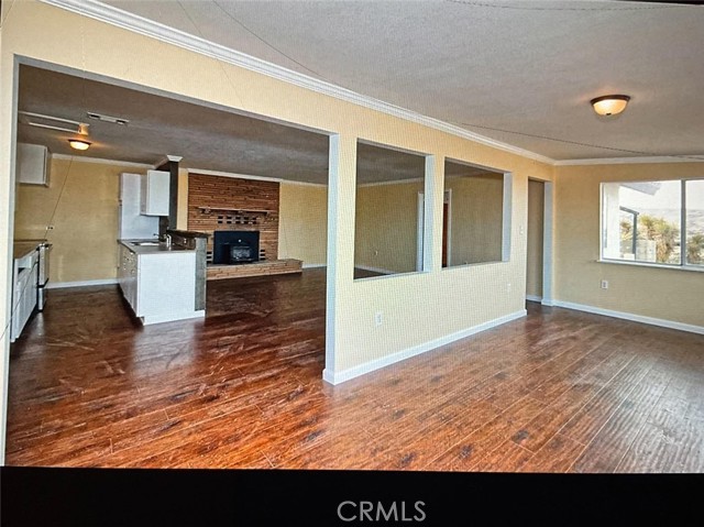 Detail Gallery Image 8 of 11 For 25373 Valley View Rd, Apple Valley,  CA 92308 - 3 Beds | 2 Baths