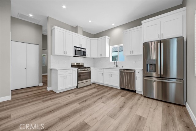 Detail Gallery Image 1 of 21 For 9998 1/2 Louise Ave, Northridge,  CA 91325 - 2 Beds | 2 Baths