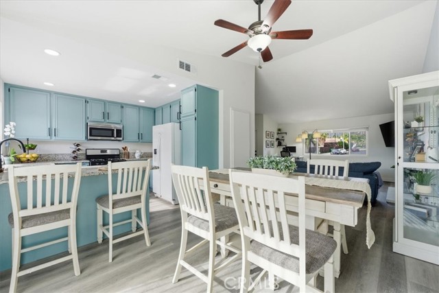 Detail Gallery Image 15 of 42 For 24103 Sandy Glade Ave, Moreno Valley,  CA 92557 - 3 Beds | 2 Baths