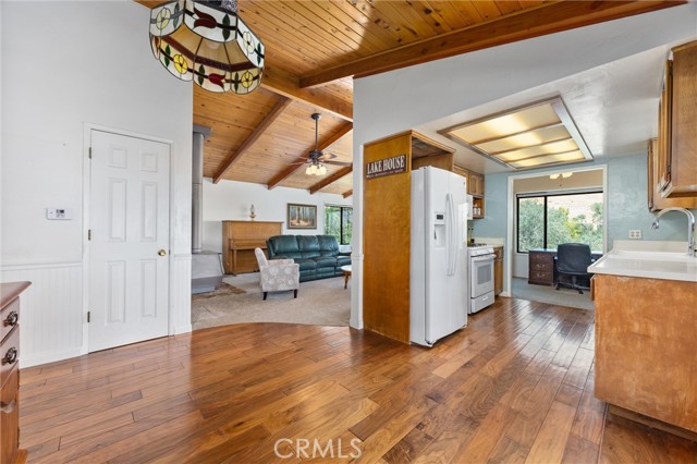 Detail Gallery Image 13 of 49 For 501 Old State Rd, Wofford Heights,  CA 93285 - 4 Beds | 3 Baths