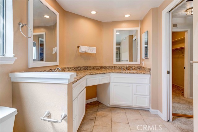 Detail Gallery Image 15 of 45 For 12022 Falcon Crest Way, Porter Ranch,  CA 91326 - 4 Beds | 2/1 Baths