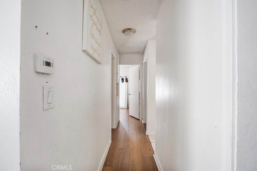 https://media.crmls.org/medias/37bd1573-fe51-4612-a360-a30ed532711d.jpg?preset=X-Large