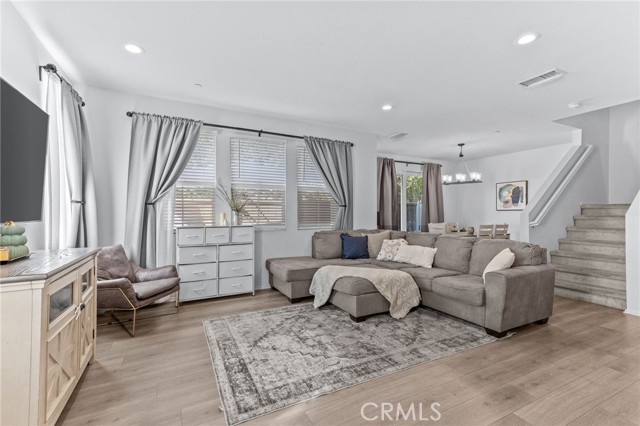 Detail Gallery Image 4 of 36 For 2350 S via Esplanade #31,  Ontario,  CA 91762 - 3 Beds | 2/1 Baths