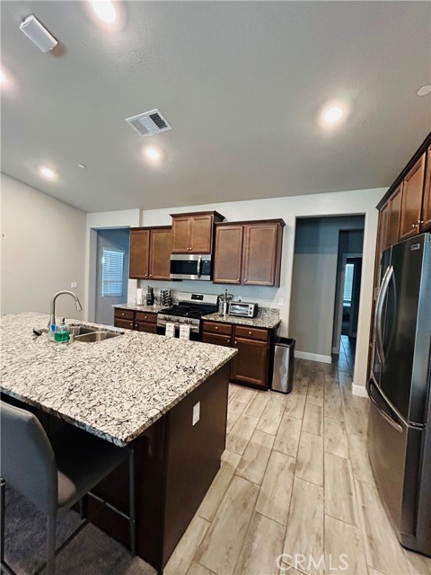 Detail Gallery Image 8 of 15 For 6140 E Laurel, Fresno,  CA 93727 - 2 Beds | 2 Baths