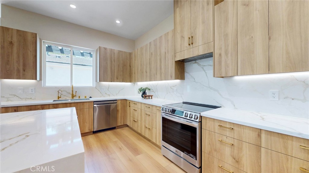 37Bd9347 0D19 4258 9Ff5 02E8B7Cec993 421 N Catalina Street, Burbank, Ca 91505 &Lt;Span Style='BackgroundColor:transparent;Padding:0Px;'&Gt; &Lt;Small&Gt; &Lt;I&Gt; &Lt;/I&Gt; &Lt;/Small&Gt;&Lt;/Span&Gt;