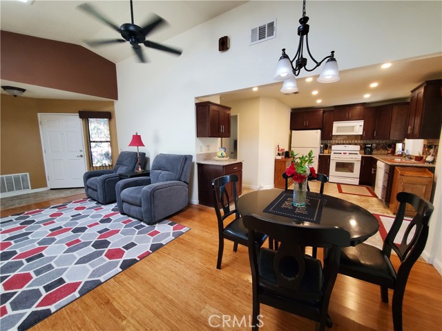 Detail Gallery Image 6 of 32 For 26592 Calle Gregorio, Menifee,  CA 92585 - 2 Beds | 2 Baths