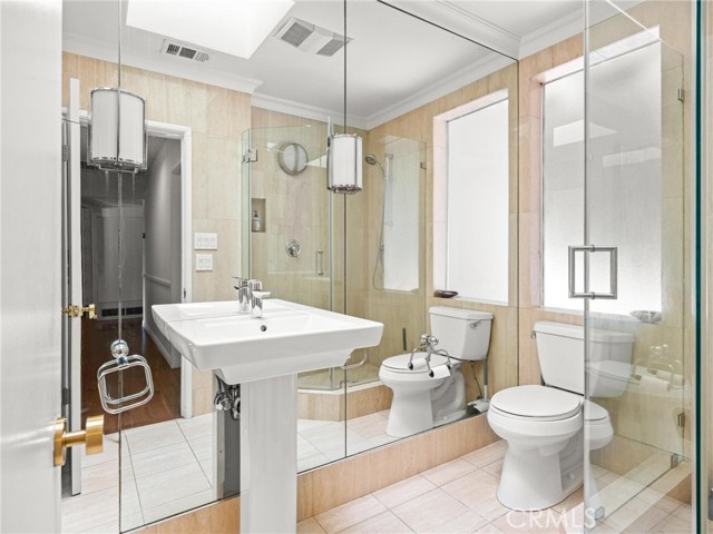5405 Black Oak Drive, Los Angeles CA: https://media.crmls.org/medias/37bdbdfb-8fad-4abe-a8c6-f8985433bc44.jpg