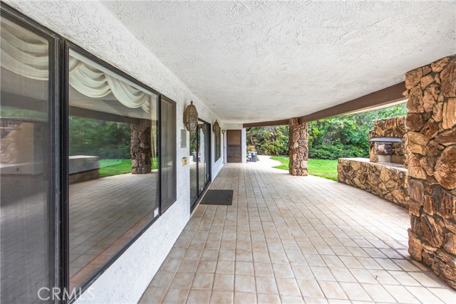 668 E Sunset N Drive, Redlands CA: https://media.crmls.org/medias/37beb66c-3e7b-4858-bf4c-e69b0aff6ed1.jpg