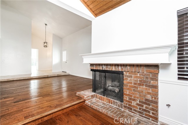 Detail Gallery Image 12 of 27 For 4 Aberdeen St, Irvine,  CA 92620 - 3 Beds | 2 Baths