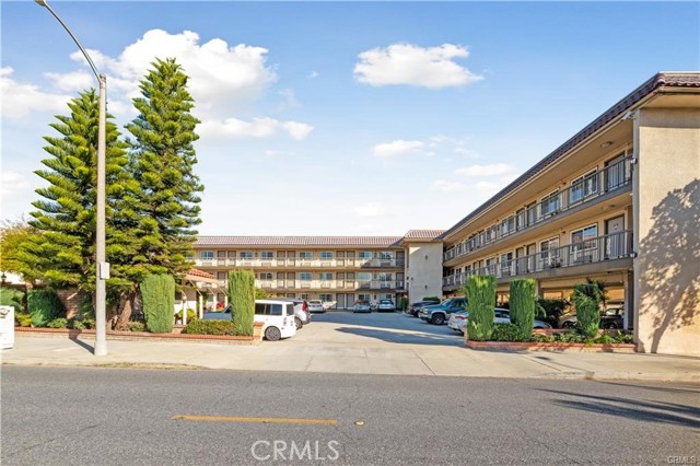 Image 8 of 43 For 2156 Colorado Boulevard