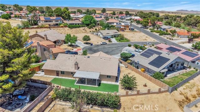 14665 Echo Lane, Helendale CA: https://media.crmls.org/medias/37c070f4-06c8-469a-8137-f32586c3113a.jpg