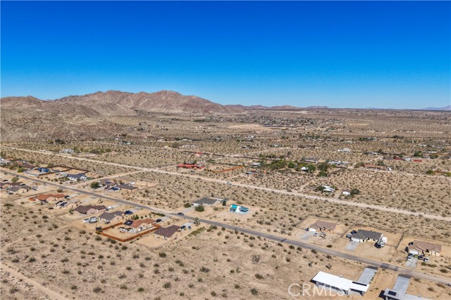 Detail Gallery Image 5 of 12 For 62423 Crestview Dr, Joshua Tree,  CA 92252 - – Beds | – Baths