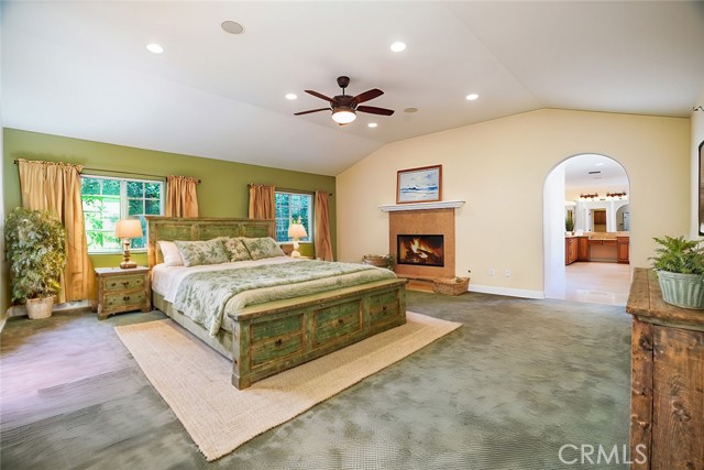 Detail Gallery Image 9 of 13 For 10655 Camarillo St, Toluca Lake,  CA 91602 - 8 Beds | 7/1 Baths