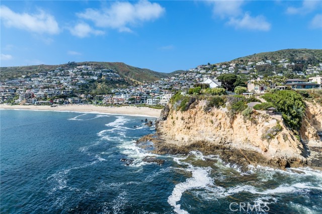 Detail Gallery Image 32 of 38 For 70 Emerald Bay, Laguna Beach,  CA 92651 - 4 Beds | 3/1 Baths