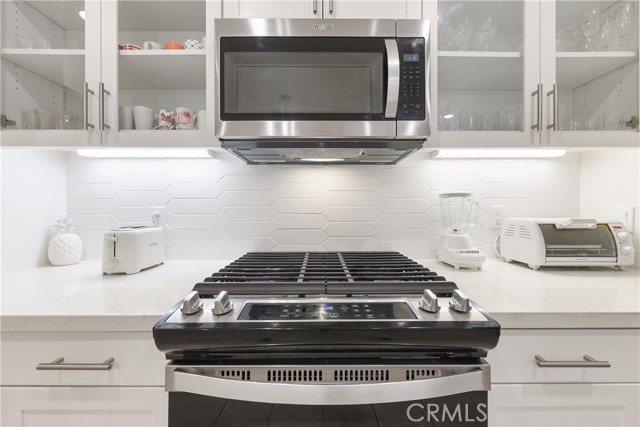 16235 Dawn Way, Tustin CA: https://media.crmls.org/medias/37c34734-d0f8-4fb0-8922-be91f3a1d867.jpg