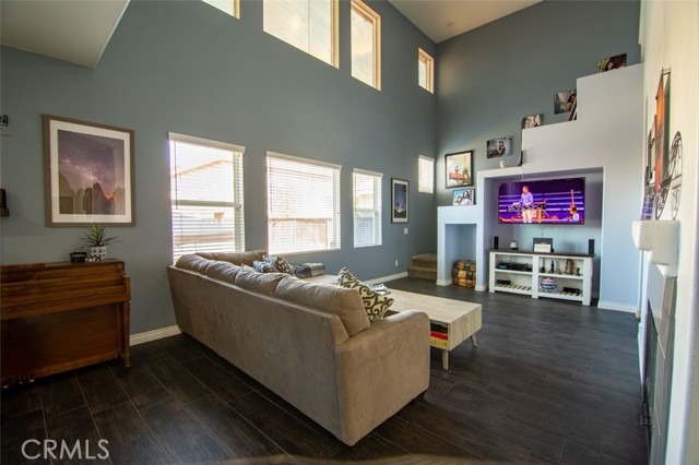 13411 Hawthorn Avenue, Moreno Valley CA: https://media.crmls.org/medias/37c3b60c-bdc3-450d-a732-92a0eb95927b.jpg