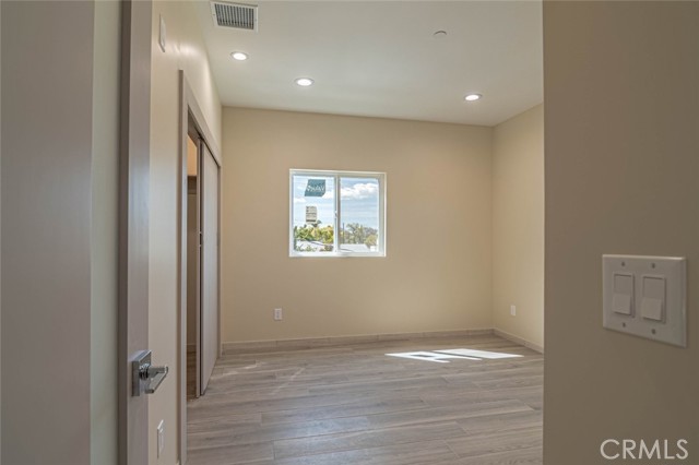 Detail Gallery Image 11 of 50 For 18748 Collins St, Tarzana,  CA 91356 - 4 Beds | 3 Baths