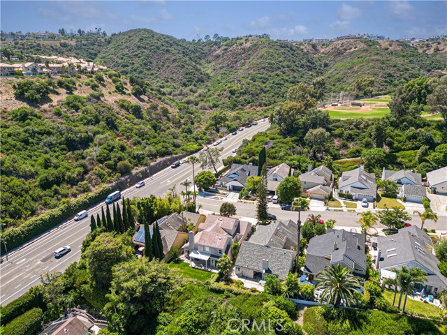 30052 Happy Sparrow Lane, Laguna Niguel CA: https://media.crmls.org/medias/37c3f329-c7f5-4435-a8c4-0899b405e220.jpg