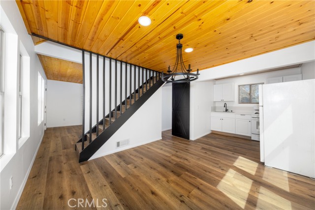 40085 Forest Road, Big Bear Lake CA: https://media.crmls.org/medias/37c47a2d-b8b5-436e-918b-a26ea189abf2.jpg