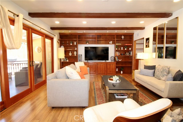 Detail Gallery Image 11 of 25 For 4968 Reforma Rd, Woodland Hills,  CA 91364 - 4 Beds | 2 Baths