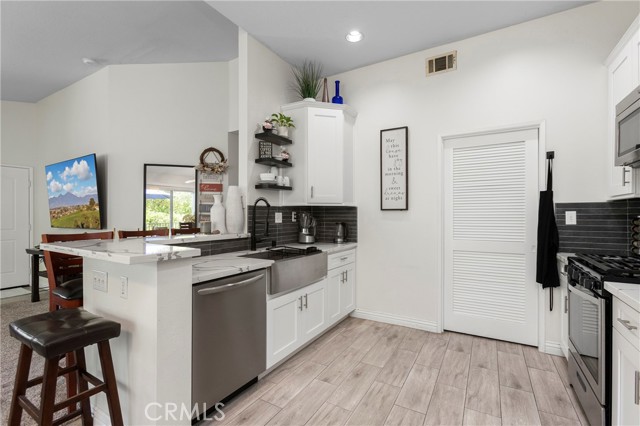 Detail Gallery Image 9 of 45 For 123 Chaumont Circle, Lake Forest,  CA 92610 - 2 Beds | 2 Baths