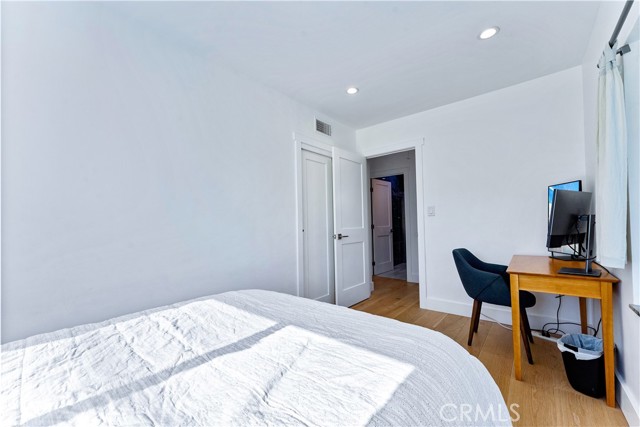 400 17th Street, Manhattan Beach, California 90266, 4 Bedrooms Bedrooms, ,2 BathroomsBathrooms,Residential,For Sale,17th,PW24197344